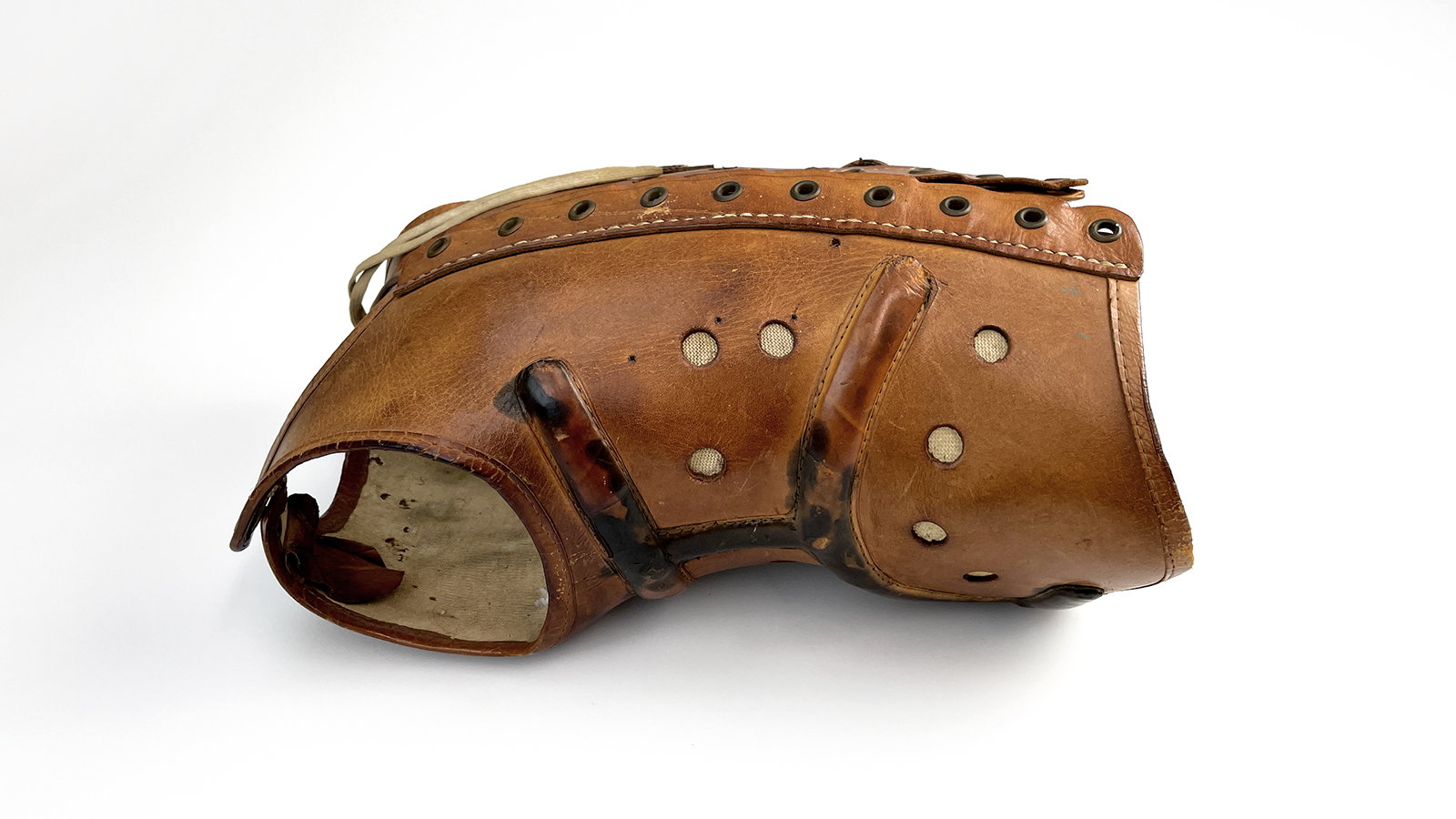  Barnkorsett i läder